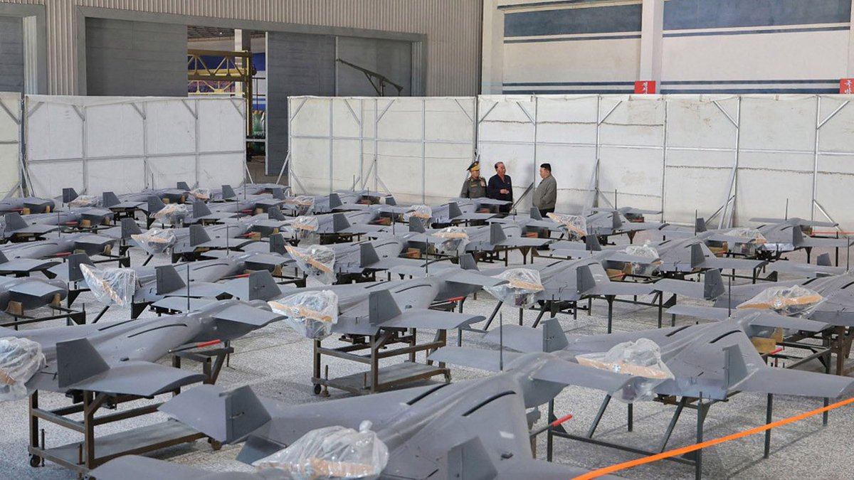 indtatarstan's tweet photo. At the "Alabuga" facility in Tatarstan, North Korean workers are employed in large numbers to assemble combat drones. These North Koreans work under slave-like conditions, with the North Korean regime seizing up to 90% of their earnings.

https://t.co/35qiDTibo8 https://t.co/O5qmmfEOXq
