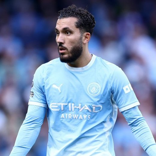 WhoScored's tweet photo. Most backward passes in the Premier League this season:

🥇 122 - Rayan Cherki 
🥈 99 - Bruno Fernandes
🥉 90 - Antoine Semenyo / Florian Wirtz https://t.co/oMpxFkDP5z