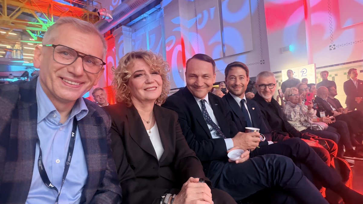 Kwiatkowski2011's tweet photo. Igrzyska Wolności rozpoczęte.Zapraszamy do @Miasto_Lodz https://t.co/Ui16NdSRYR