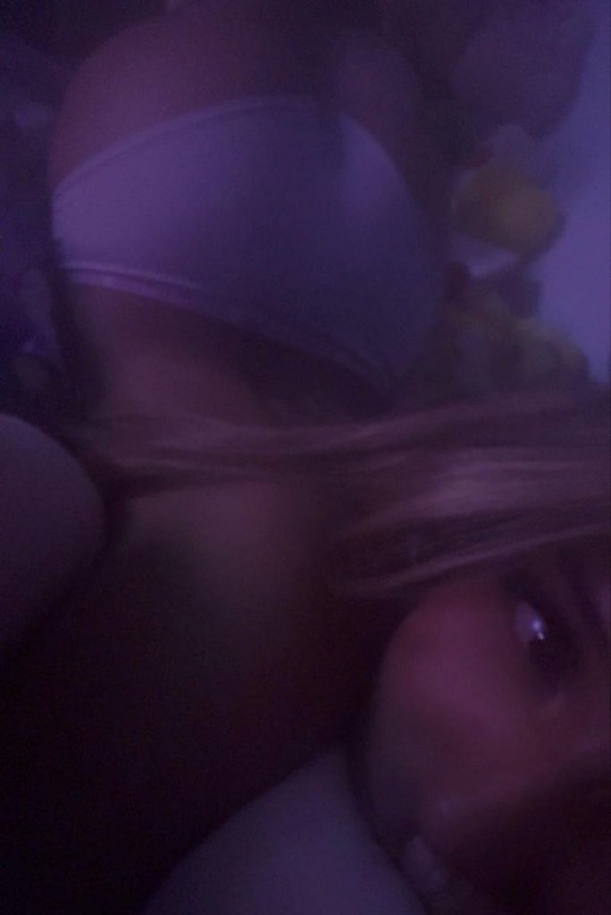 Sophie_tryur's tweet photo. Good bed picture angle https://t.co/X1XoXbic0w