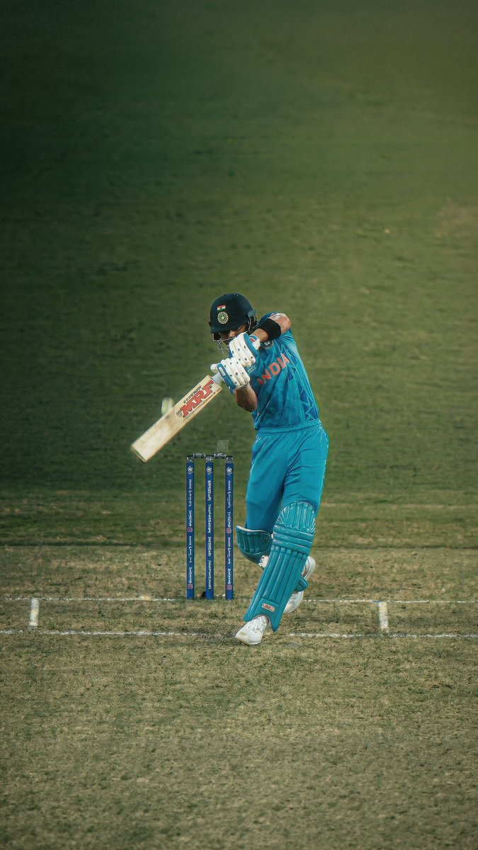 luvcriCinema_'s tweet photo. Gen Z ki VIRAT KOHLI ante evaro chupinchina Day 🔥🔥
#ViratKohli 🐐 #IndvPak https://t.co/aLz9ytAFqC