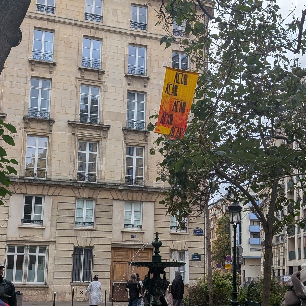 _drongo's tweet photo. someone thought to add a cute little decoration to the square in front of the "emily in paris" building. 

adds a nice pop of colour to all the photos tourists take of that spot. https://t.co/mxObqwVJyS