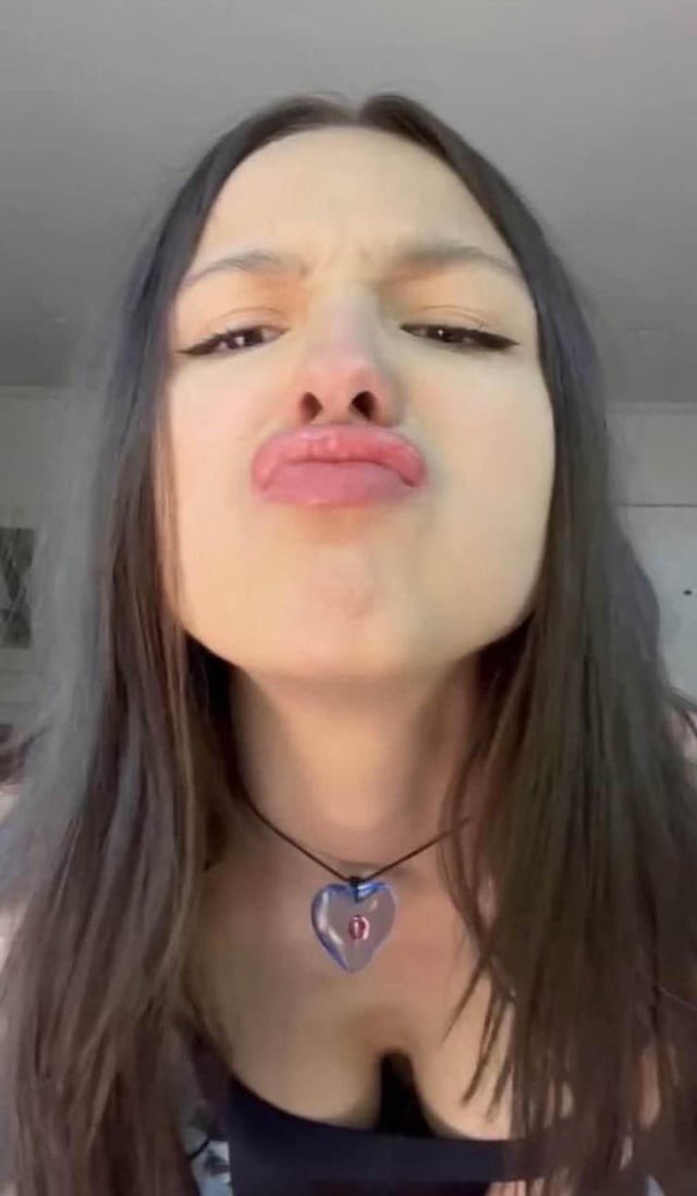 slaveofolivia's tweet photo. so fucking triggered rn 😵‍💫😵‍💫😵‍💫 https://t.co/hnZ6OA5gxU