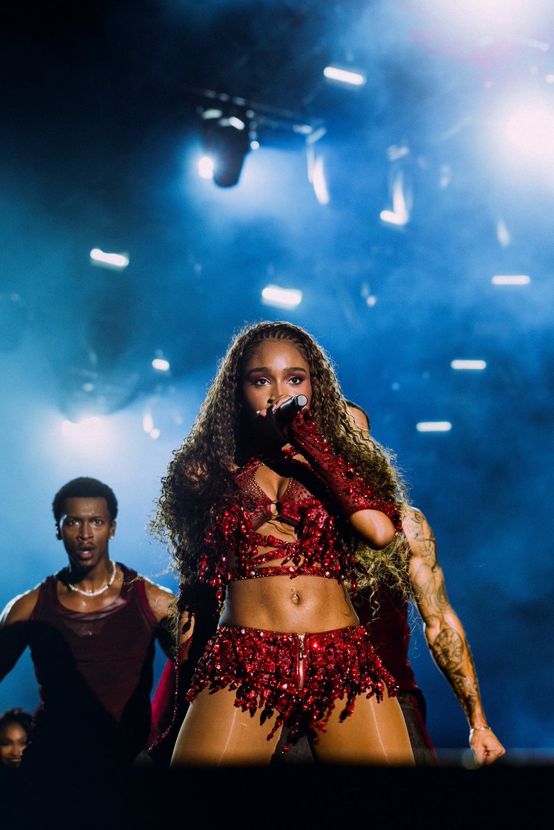 NormaniUpdate's tweet photo. Normani performing at Meli Music Festival in São Paulo 🇧🇷

cc: daymphotos https://t.co/Sr1mrXFo4c