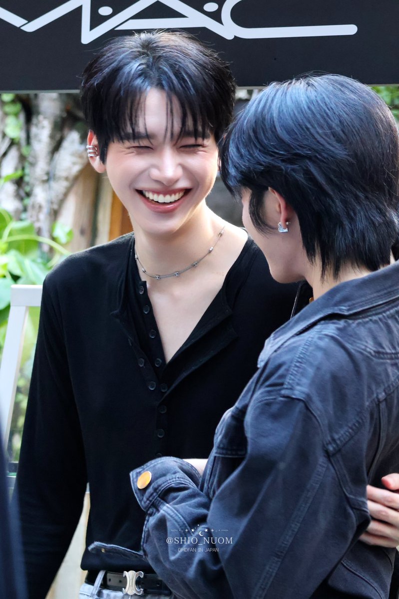 shio_nuom's tweet photo. 大好きおむきむ✨️

#Fixผิวเป๊ะได้ไม่โป๊ะ #MACStudioFix

@ohmkrit 🐈‍⬛🖤 @Kkim_pongsaton 🦖🖤 https://t.co/CAGeXHPt4K