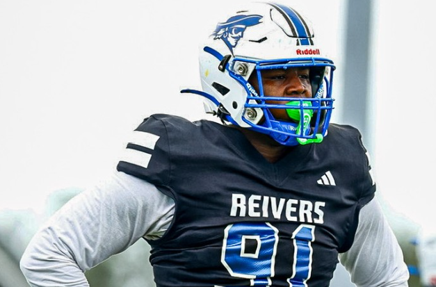AllenTrieu's tweet photo. Penn State offered two Iowa Western defensive linemen, one a PA native.

Both talk about why the Nittany Lions have their attention.

https://t.co/M5EnmGeZJs https://t.co/K5xEBmM55J