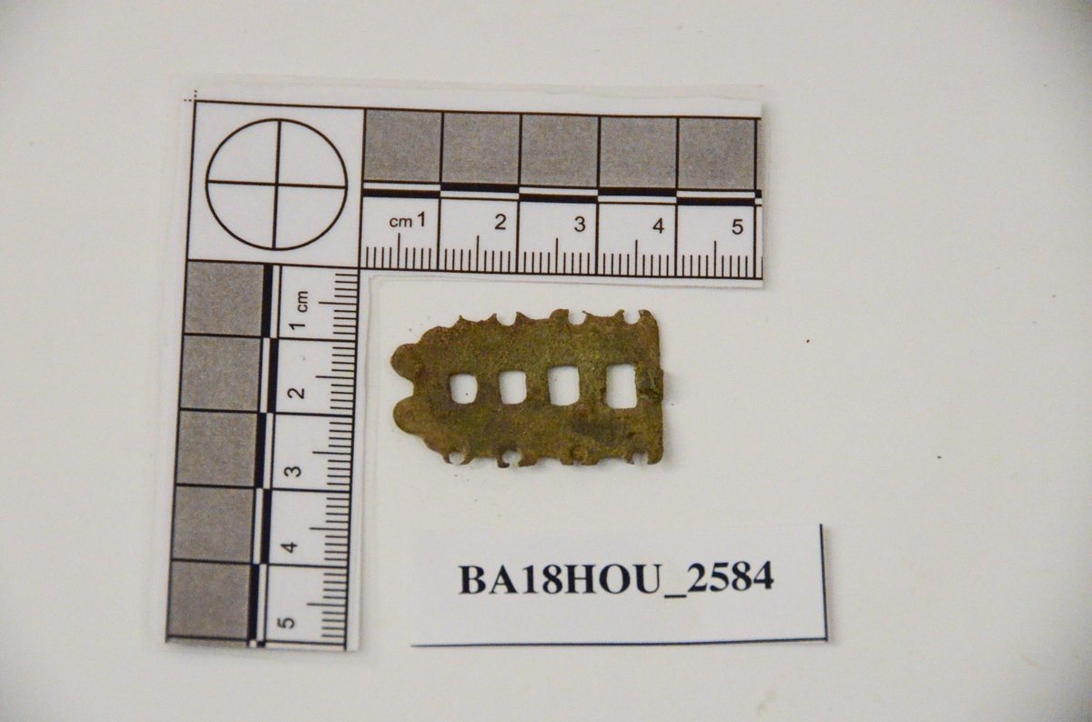 DigWaterloo's tweet photo. 🪏 Finds Friday  🪏

Calling our Dutch and Flemish friends, we need your help! We suspect this is a clog fastener, unearthed at Hougoumont in 2018. What do you think? https://t.co/jJJdbfdSKb