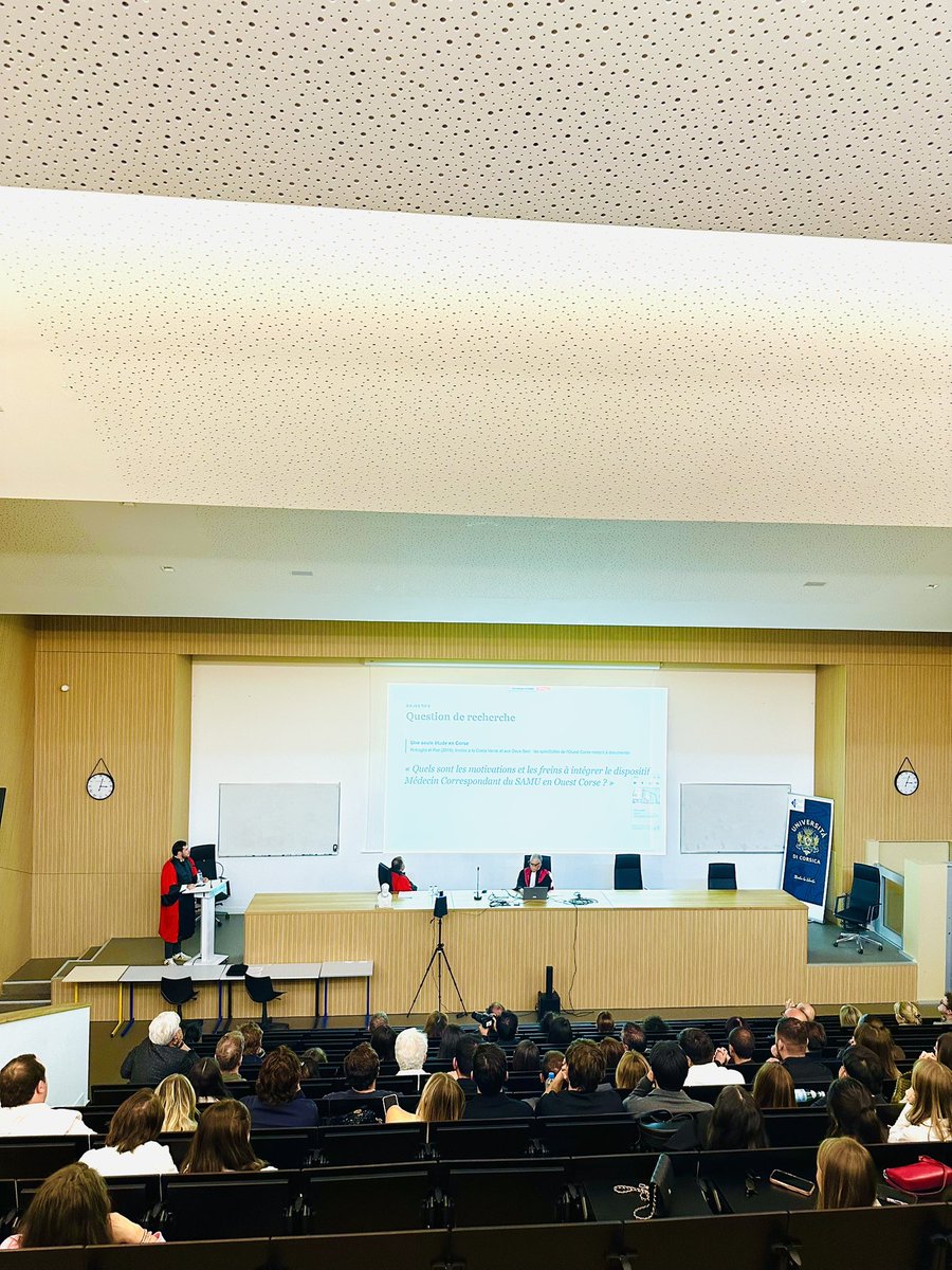 UnivCorse's tweet photo. 🎓 Une nouvelle soutenance de thèse de médecine à l’Università di Corsica !

📸 Ce vendredi, l’Università a eu le plaisir d’accueillir la soutenance de thèse de médecine de Baptiste Borelli, ancien étudiant de la PACES (promotion 2017/2018) ! https://t.co/xlCCRfohKV