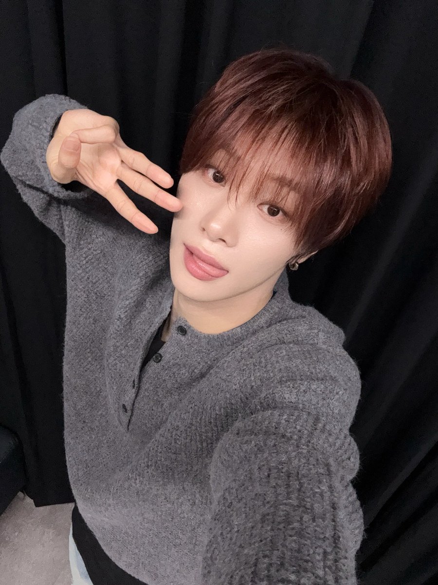 1uckywooni's tweet photo. 아딘짜오바짘ㅋㅋㅋㅋㅋ https://t.co/aMrDnkdiEx