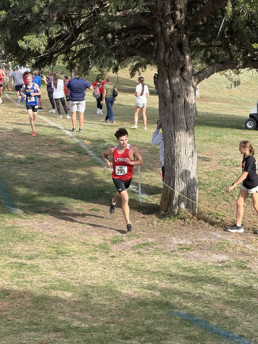 EHS_Activity's tweet photo. @Elkhorn_XC Up the Hill Last Mile!! 🤘🏼 https://t.co/s4AzWbjCNv