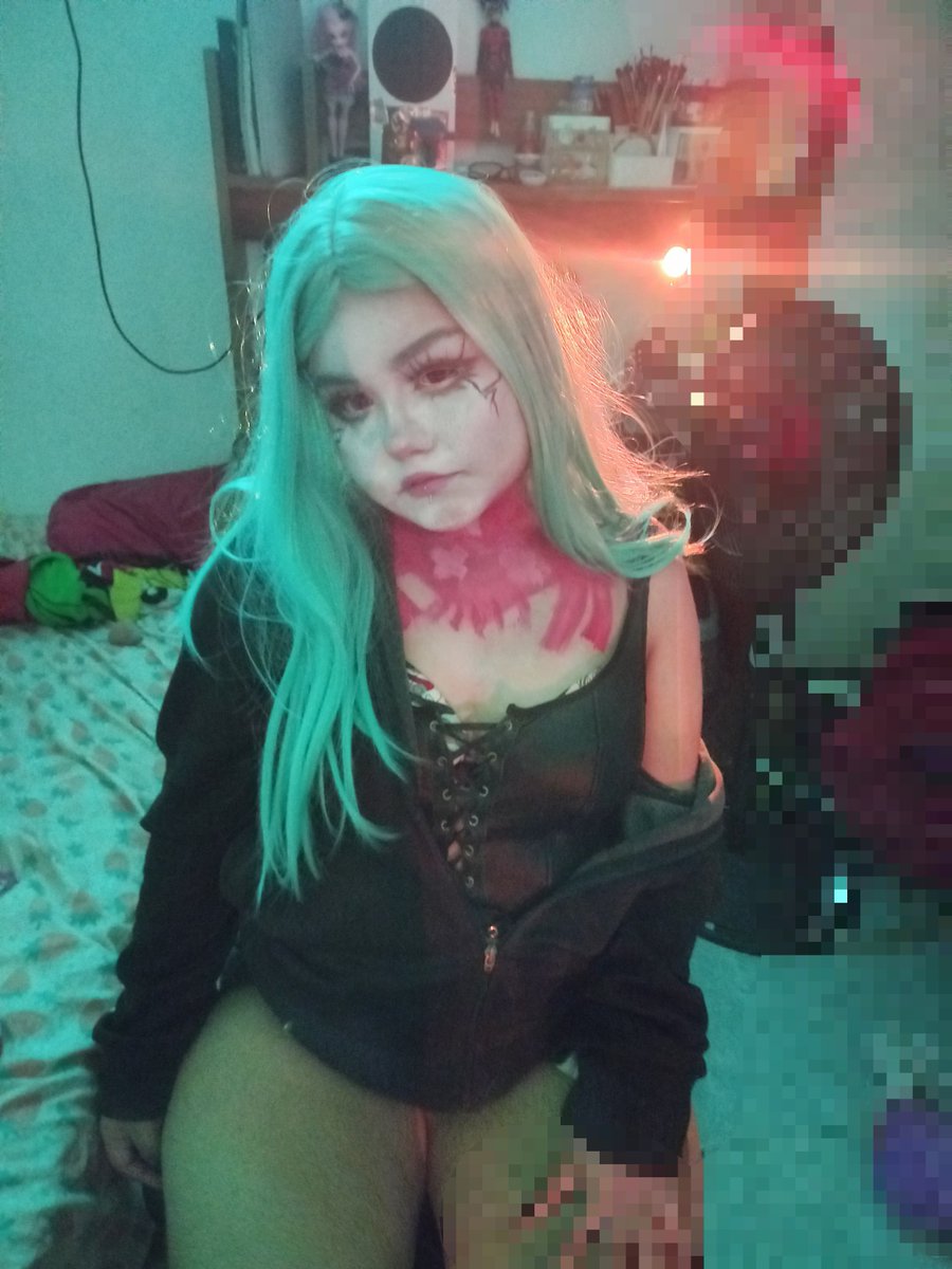 yawu99_'s tweet photo. Como me quedo el cosplay de rebeca chat? https://t.co/zsFK5YCISa