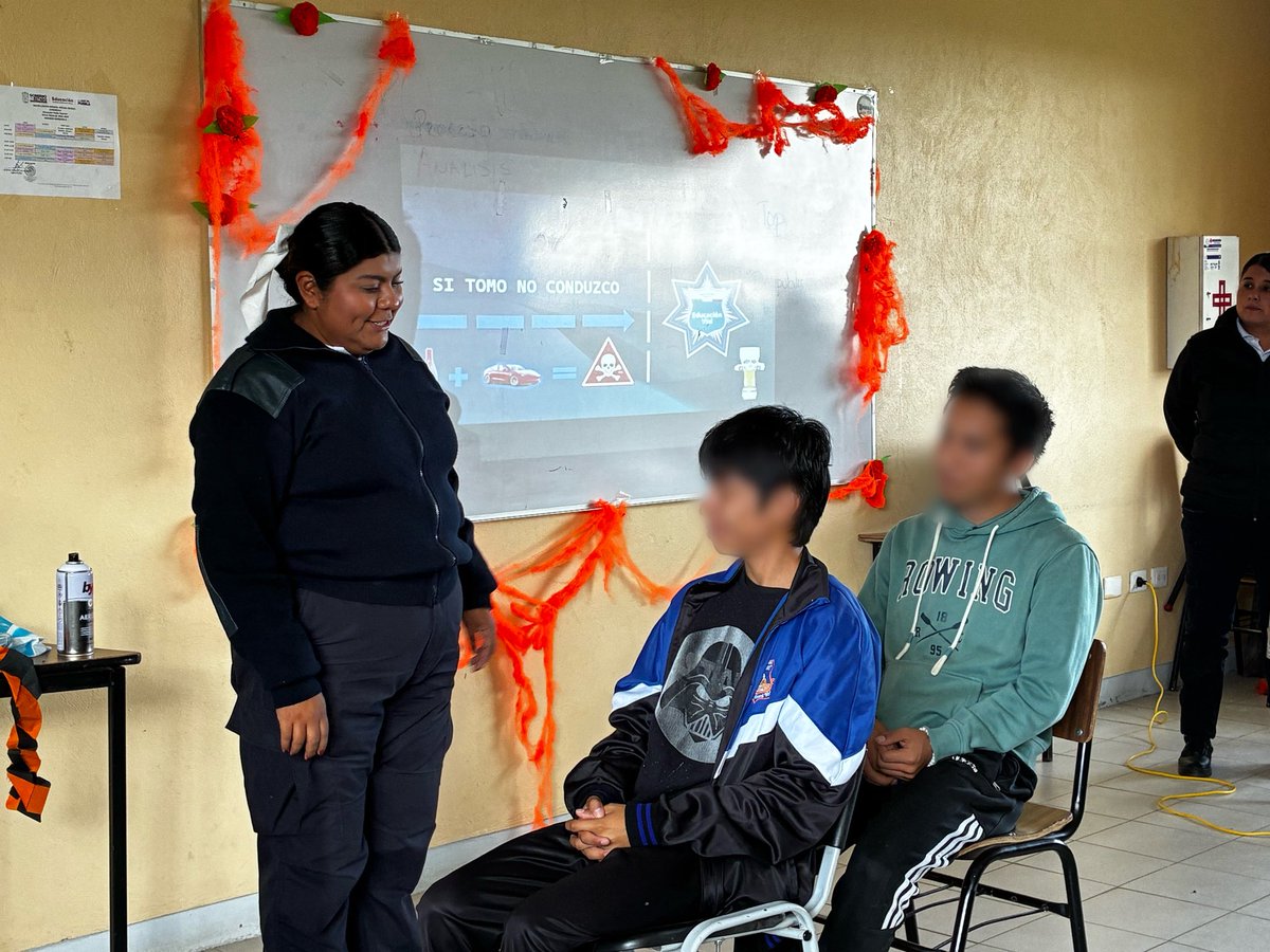 SSC_Cholula's tweet photo. 📚Visitamos el Bachillerato General Oficial Izcoal para brindar una plática sobre alcoholimetría.

🚗 A través de estas actividades, buscamos generar conciencia sobre los riesgos de conducir bajo los efectos del alcohol y promover la formación de futuros conductores responsables. https://t.co/BTkujfF0gs