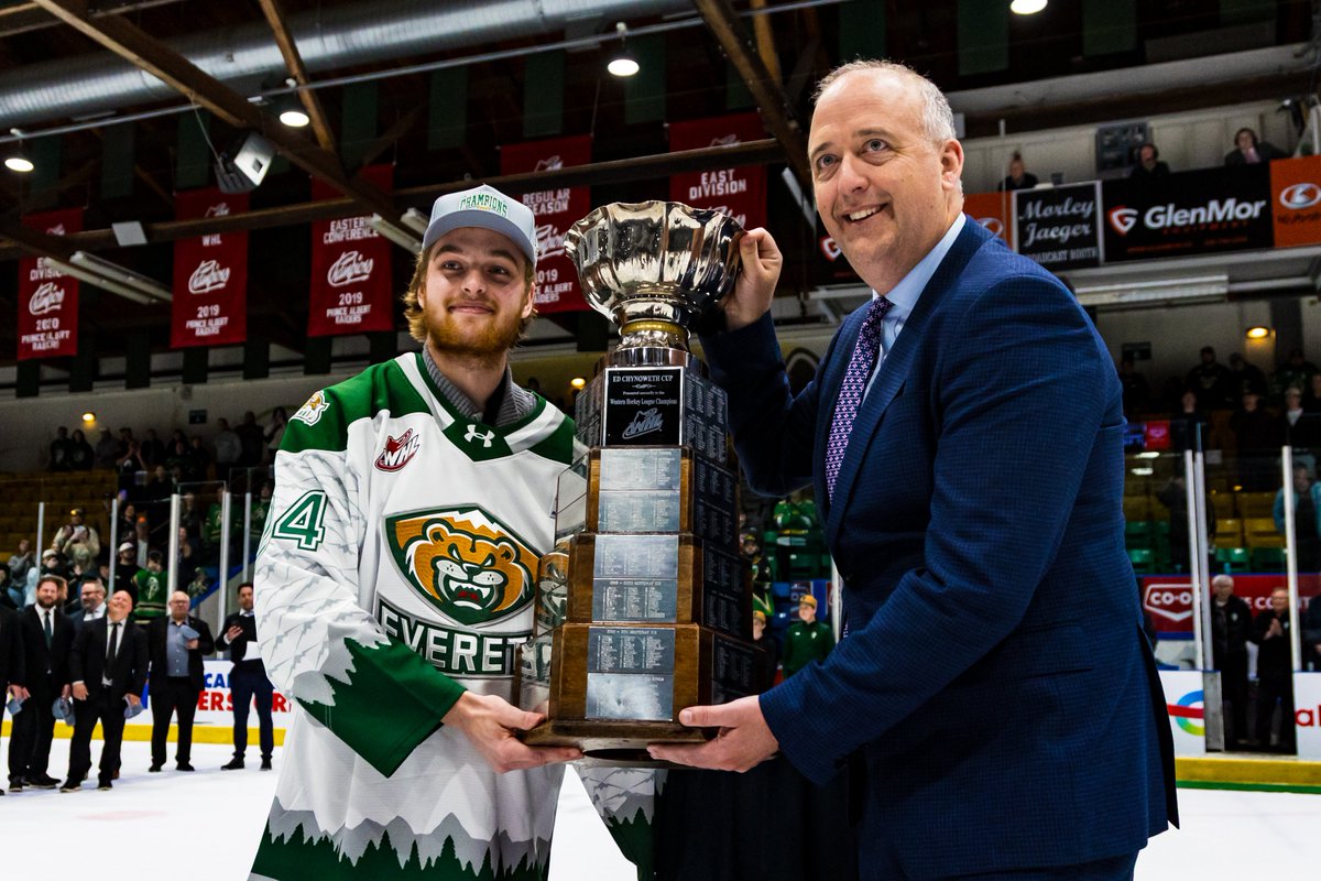 WHLsilvertips's tweet photo. Made some memories last time we were here... #EVTelectric

📸: Mark Peterson https://t.co/4kJtzZndKh