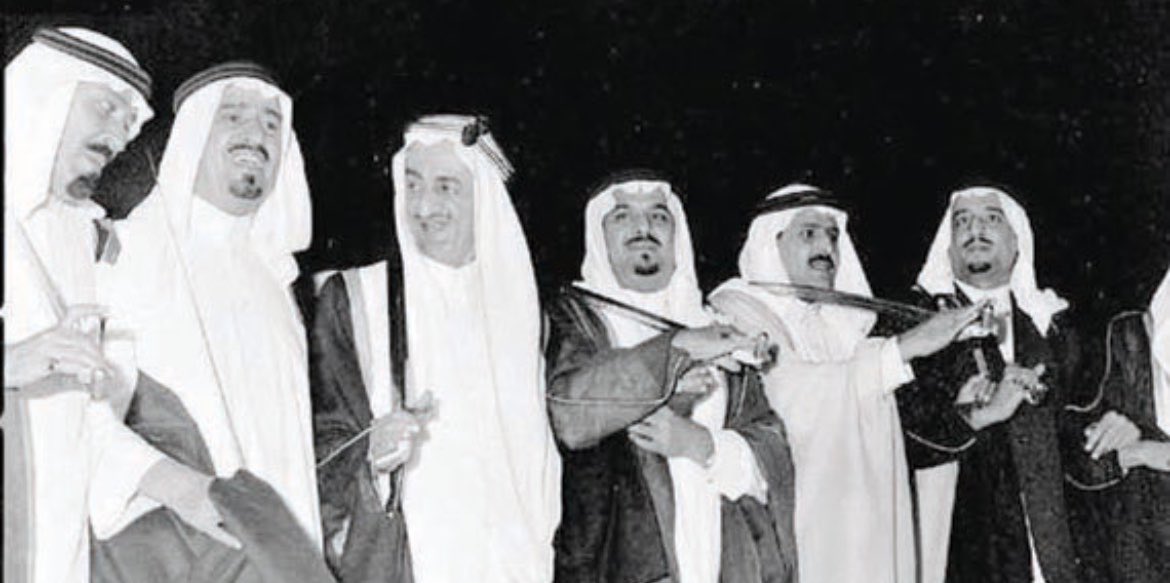 0cdq_'s tweet photo. أعظم ماقيل في أكتوبر ويخلد في التاريخ :

" ياليت الدنيا كلها آل سعود "

" وياليت الدنيا كلها أبناء هذا الوطن الغالي " https://t.co/hxT9PHMOpj