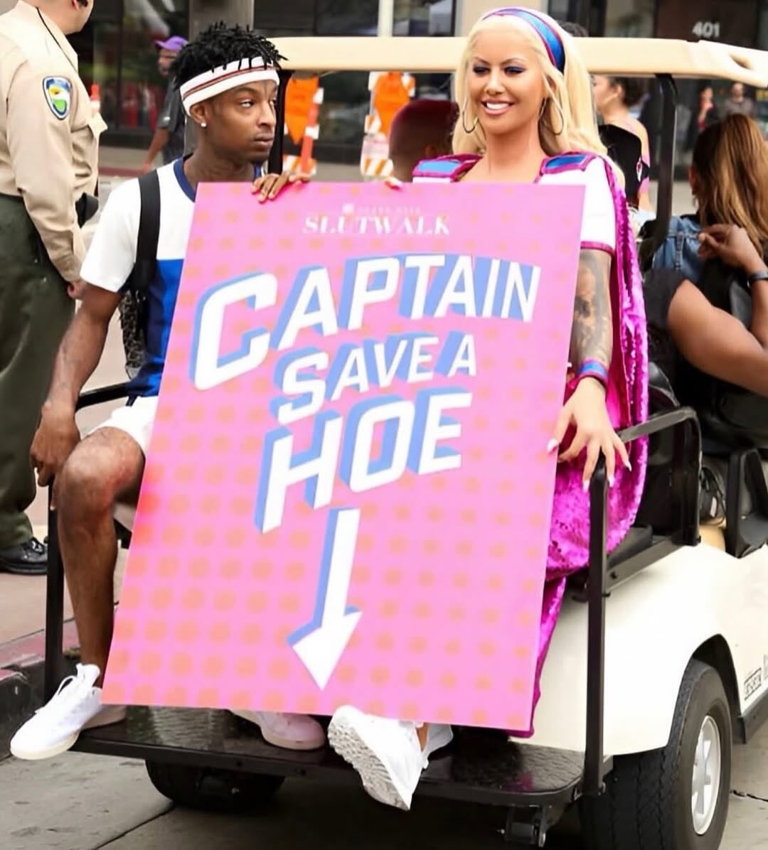 TheSCEra's tweet photo. 21 Savage supporting Amber Rose during The SlutWalk (2017) https://t.co/TFAf9DxKqU