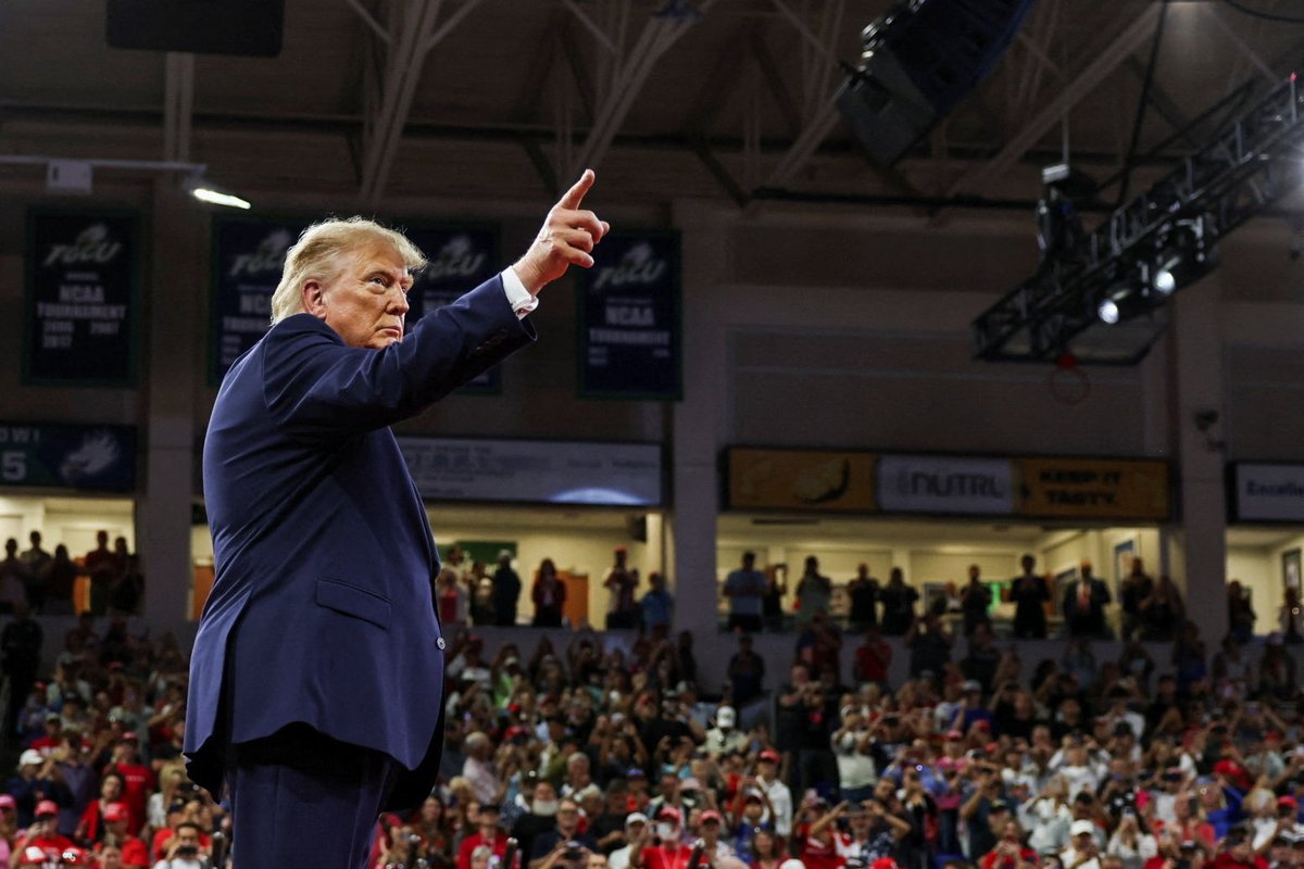 ntv's tweet photo. ABD'NİN İRAN PLANI NE?
Büyükelçi Barrack hafta sonu saldırıya işaret etti, Trump'tan ilginç bir yanıt geldi

https://t.co/lWXarcdjYQ

Foto: Reuters https://t.co/DpLUypCbRa