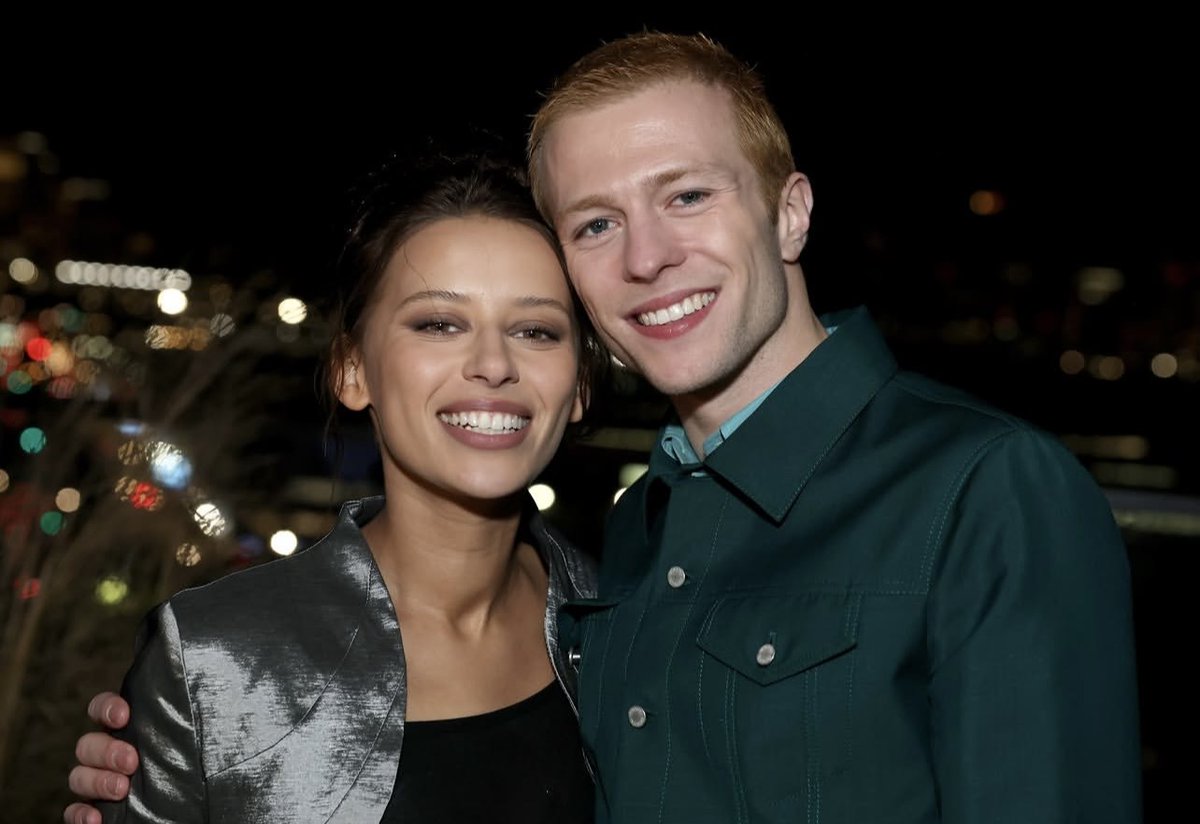 CoatedInChaos's tweet photo. 📸~ @speedbvmp 

She smiled nervously, happy to see Tommy wasn’t alone anymore, but surprised when he brought her to the gala. “Now, Trouble, is this officially a date or something? What if your dad and family don’t like me?” https://t.co/CnBkV4zq9i