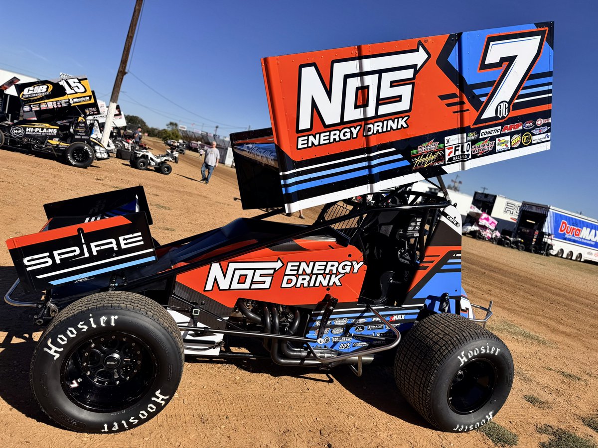 WorldofOutlaws's tweet photo. Sunshine and the @ClausonMarshall/@NosEnergyDrink #7BC crew made the trip to Arkansas for the Jason Johnson Classic presented by @FKrodends and #ShortTrackNationals!

@TyCourtney7BC will get his first look at @Texarkana67 tonight. https://t.co/dSQ495wAqt