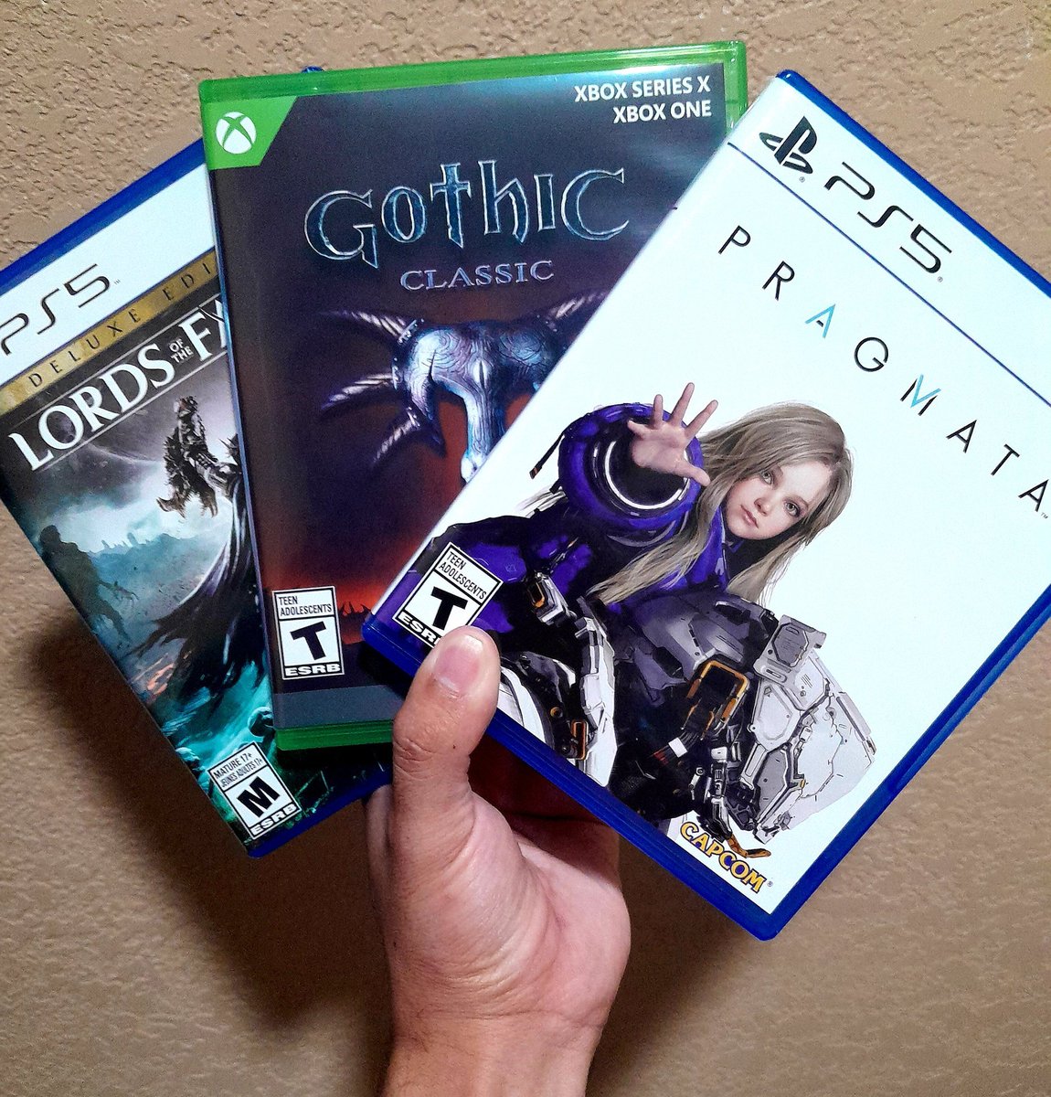 Red_XVII's tweet photo. @atomant25gt @mrpyo1 True options are always great.💿 #Firstworldproblem https://t.co/SbdldpIQk9