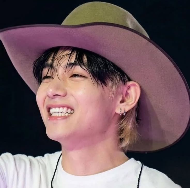 ikoosthv's tweet photo. loving him isn’t enough i need to go to on a war for him and win his heart https://t.co/Lvo6pdcmM3