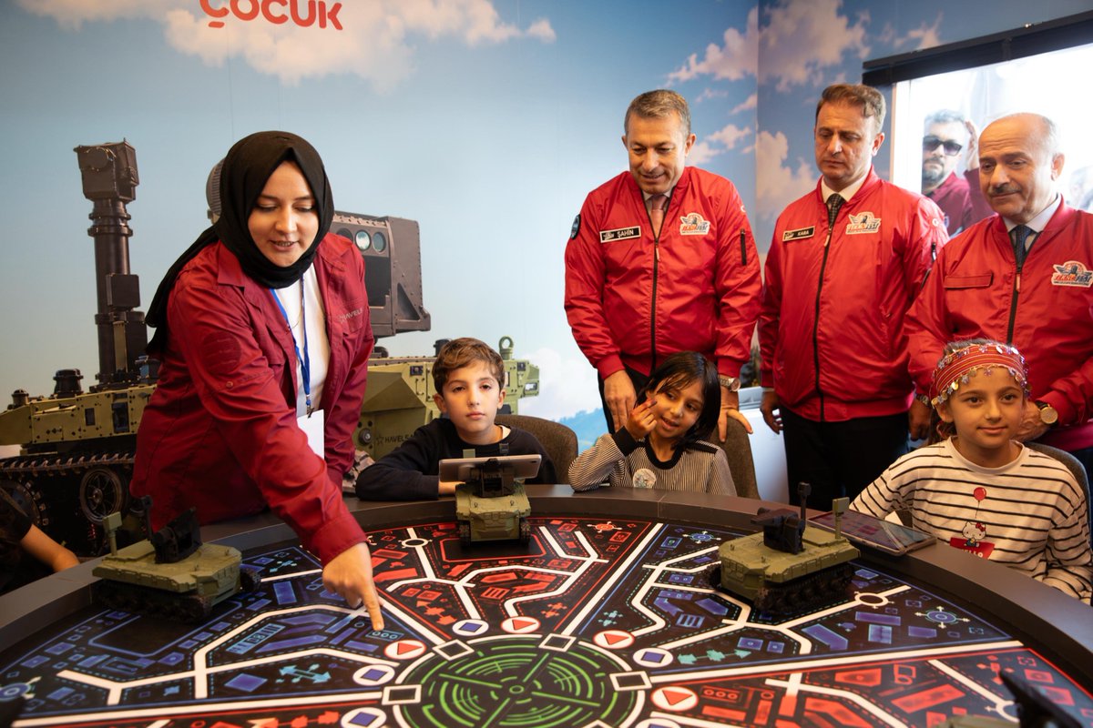 HAVELSAN's tweet photo. Trabzon Bilimfest'te HAVELSAN'ın millî teknolojileriyle tanışmak için yarın son gün! Kıymetli misafirlerimizi bekliyoruz.

🗓 22-24 Ekim 2026
📍 Trabzon 
#HAVELSAN https://t.co/N5kVRMLyms