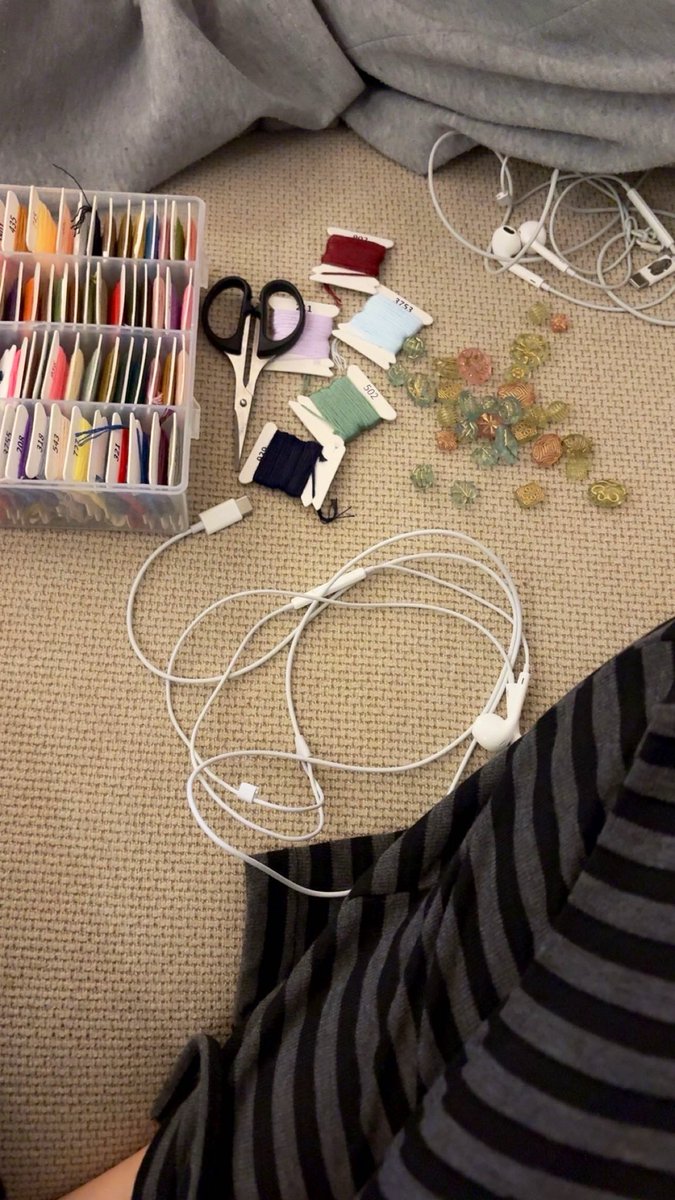 nevlessd's tweet photo. Finaallllyy after two days  I finished it https://t.co/bq1mmSENFR