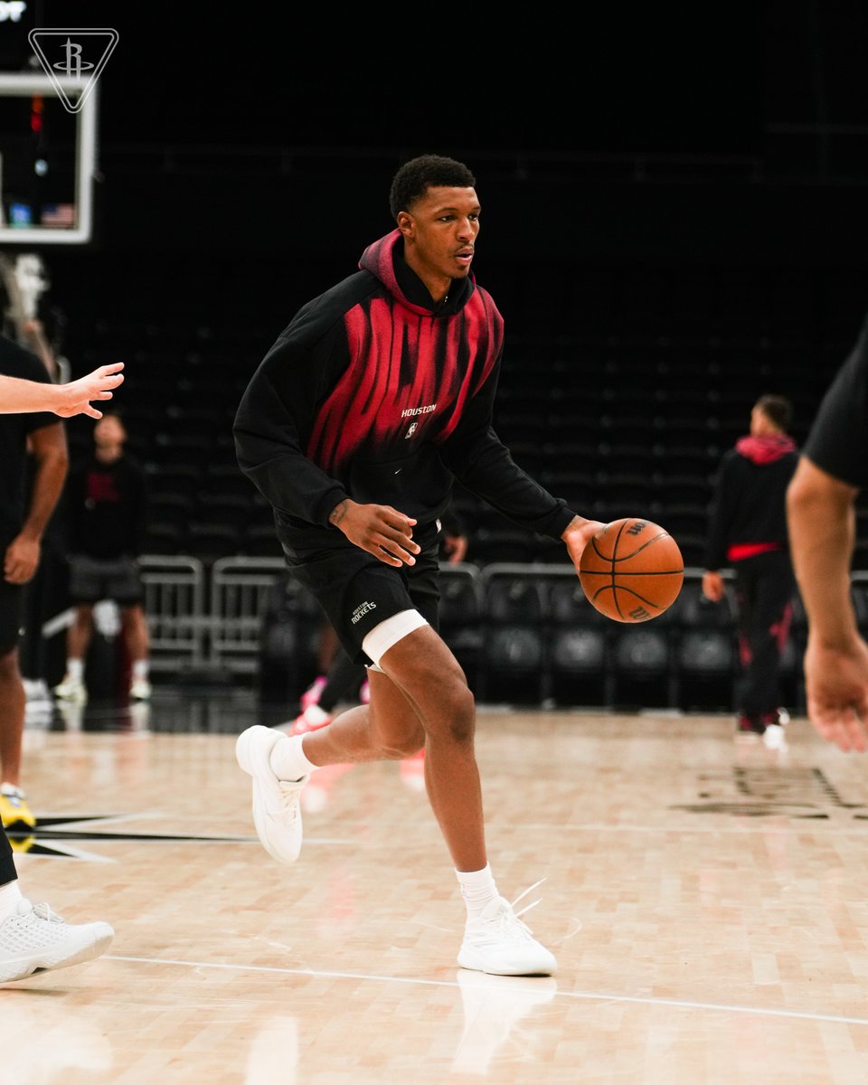 HoustonRockets's tweet photo. eyes on 🔟 https://t.co/MQT71ZySe1