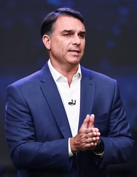 brasilchequei's tweet photo. 🚨GRAVE: EUA monitoram eleições no Brasil e encontram indícios de possíveis planos para Flávio Bolsonaro não assumir se vier a ser vencedor. https://t.co/lFkjvoYpr3