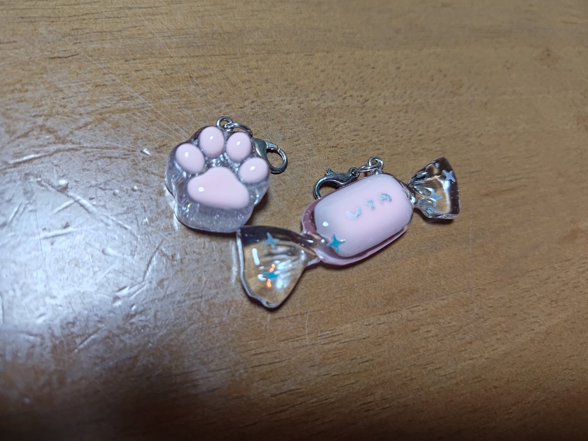 moriboo02's tweet photo. FCグッズ届いたー！！
小悪魔宇田さんの表情めっちゃ好きです☺️
チャームもめっちゃかわいいー！！
キャンディめっちゃクオリティ高くて素直に感動よ✨️
んー、これはペロペロペロペロペロペロペロペロペロペロ💕
#みてみてうたわん https://t.co/U6LjTmiZmV