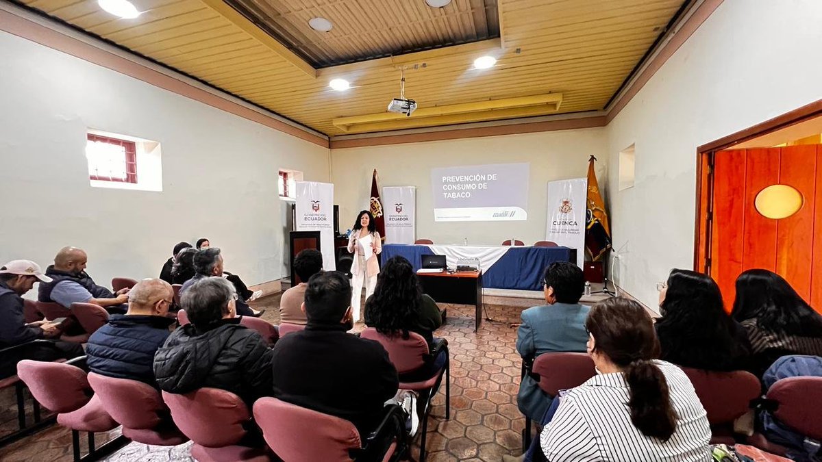 saludazuay_'s tweet photo. #Cuenca | Capacitamos al personal del @MunicipioCuenca en Promoción de la Salud en el Trabajo, con el fin de fomentar entornos laborales saludables y seguros. Trabajamos de manera articulada para promover, proteger y garantizar la salud integral de los trabajadores. https://t.co/sdrP3IbYUJ