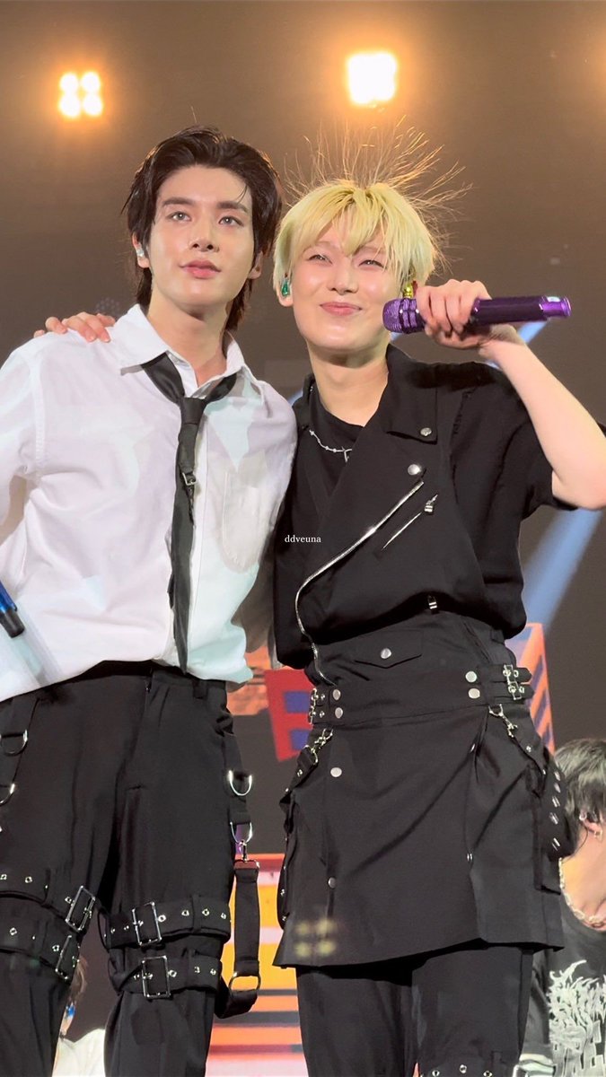 eokwjia's tweet photo. ㅋㅋㅋㅋㅋㅋㅋㅋㅋㅋ떠누머리머야 https://t.co/LM2GhCtbqr