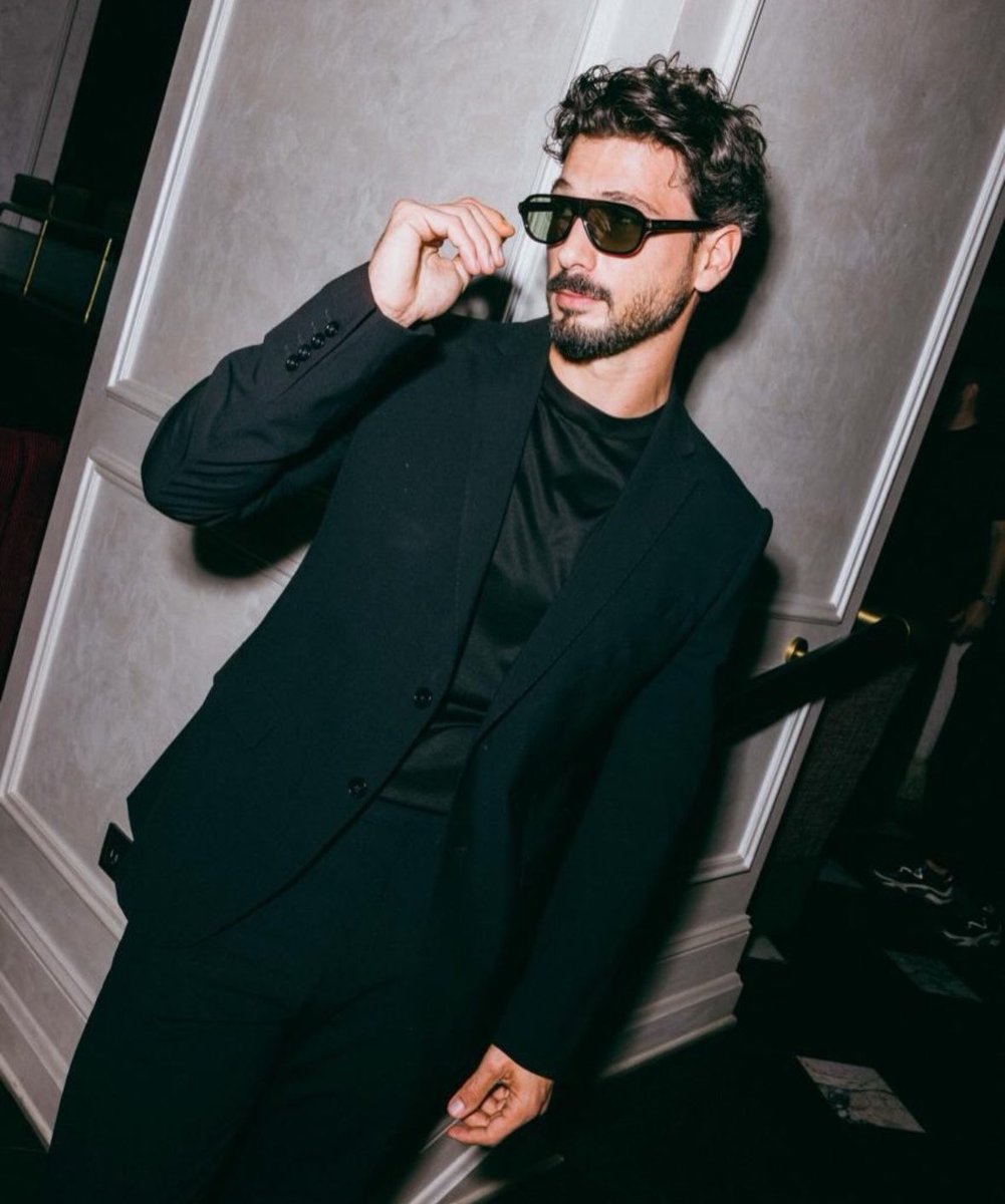 Vale71546145542's tweet photo. damn,this hot man 🖤
#DenizCanAktaş https://t.co/hZJhZnTwxk