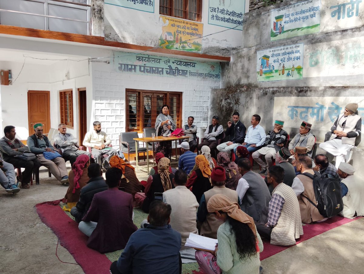 kvkmandihp1's tweet photo. Training programme on natural farming under NMNF # Khet Bachao Abhiyan for farmers of Choridhar Seri Banglow cluster of Karsog block @icarindia @atari1icar @AgriGoI @ChouhanShivraj @HPAUbest #icarindia #atariicar #AgriGoI @OfficeofSSC @PMOIndia #ICAR #DKMA #Naturalfarming https://t.co/EedkBJW38g