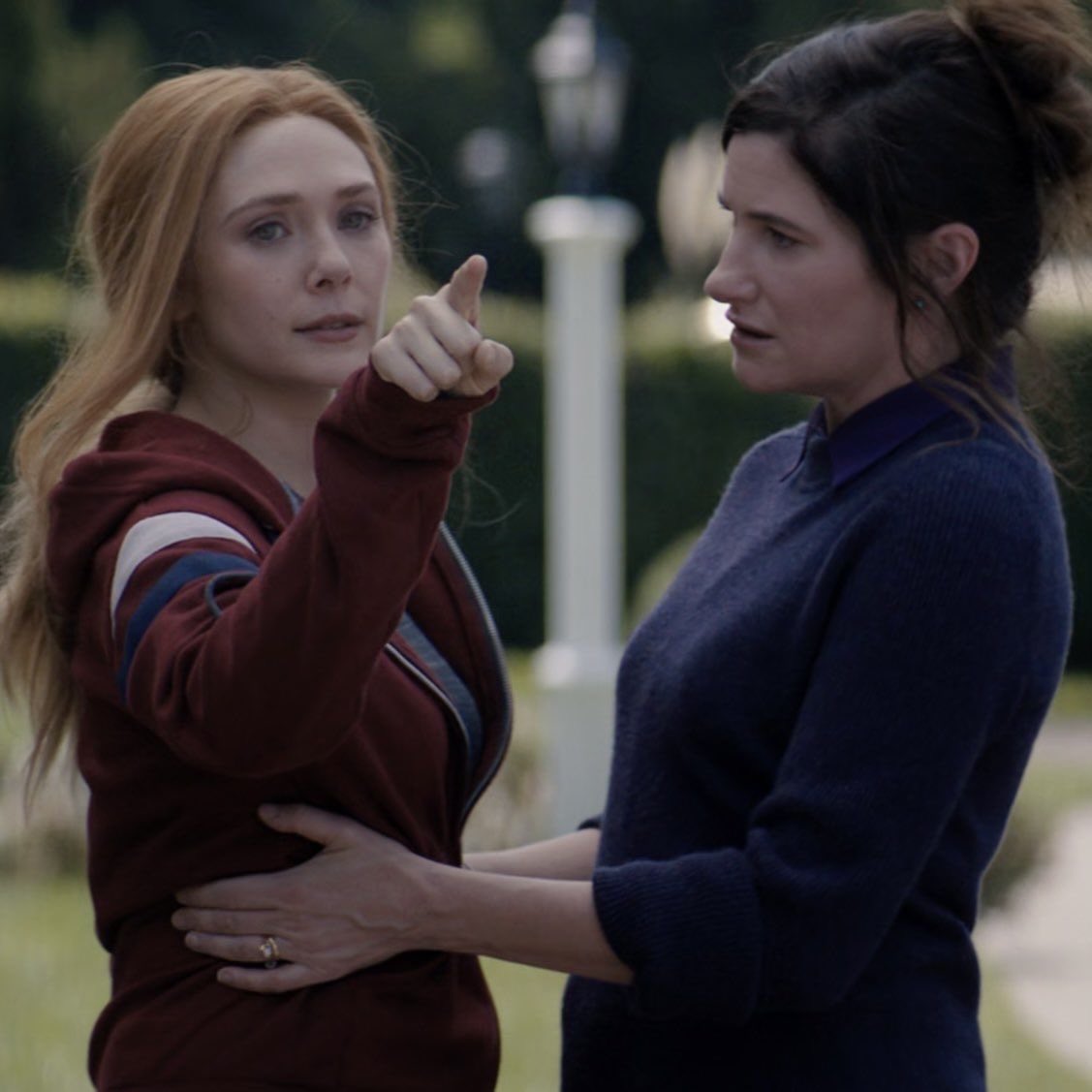 wandaspetals's tweet photo. The way Agatha is holding Wanda’s waist…i’m dizzy https://t.co/INKT7rzUsu