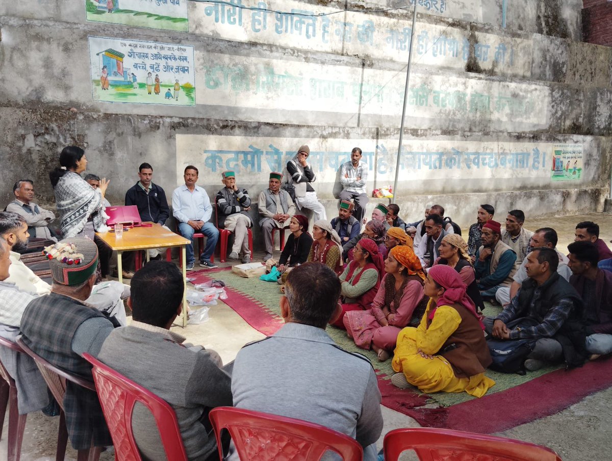 kvkmandihp1's tweet photo. Training programme on natural farming under NMNF # Khet Bachao Abhiyan for farmers of Choridhar Seri Banglow cluster of Karsog block @icarindia @atari1icar @AgriGoI @ChouhanShivraj @HPAUbest #icarindia #atariicar #AgriGoI @OfficeofSSC @PMOIndia #ICAR #DKMA #Naturalfarming https://t.co/EedkBJW38g