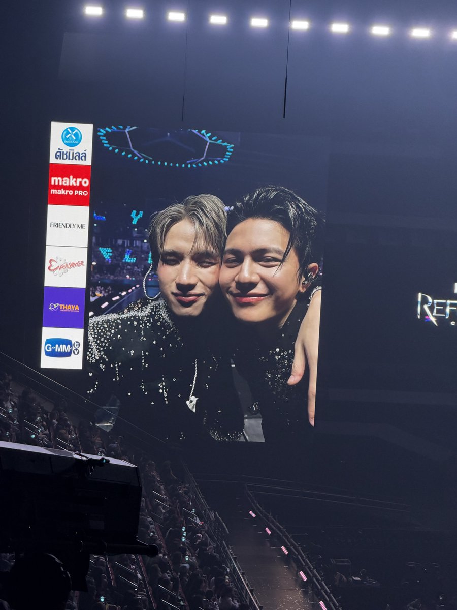 BKKneoN's tweet photo. อะไรเกิดคับบบ

THE REFLEXION BEGINS
#LYKNReflexionConcertD1 
#williamjkp https://t.co/Qe76CWU9IN
