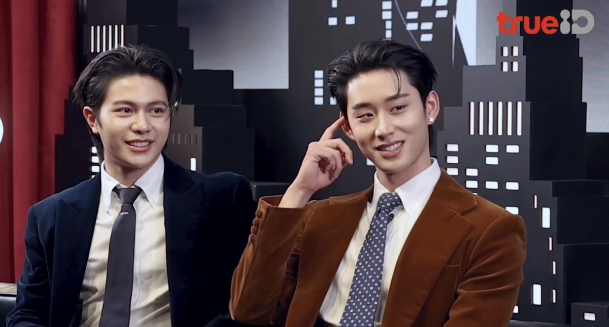 WEofficialTH's tweet photo. WILLIAMEST THE CELEBRITIES
#TheCelebritiesTHxWilliamEst #WilliamEst 
@Williamjkp1 @EstRvp 

ขอขอบคุณทาง @katanyu_tonight ที่พาน้องวิลเลี่ยมและน้องเอสมาร่วมพูดคุยและถ่ายทอดเรื่องราวกว่าจะมาเป็น “วิลเลี่ยม” และ “เอส” ในวันนี้ ให้เราได้รู้จักทั้งสองคนมากยิ่งขึ้น 💙❤️ และขอขอบคุณ @TrueID_TH ที่ส่งต่อเรื่องราว ความตั้งใจ และเส้นทางการเติบโตของทั้งสองคนให้เวสตี้ได้รับชมและร่วมภูมิใจไปด้วยกันนะครับ 🫶🏻

ที่ขาดไม่ได้เลยคือขอบคุณน้องวิลเลี่ยมและน้องเอส ที่เลือกเดินตามความฝันบนเส้นทางของตัวเอง จนได้มาเจอกันและเติบโตเคียงข้างกันในวันนี้ ขอบคุณที่เป็น “วิลเลี่ยมเอส” ให้พวกเราได้รัก และได้เป็นส่วนหนึ่งของเรื่องราวที่แสนพิเศษนี้นะครับ 🤍

วันนี้วิลเลี่ยมเอสไม่ได้เดินอยู่ด้วยกันเพียงสองคนอีกต่อไปแล้วนะครับ เพราะยังมีครอบครัวเวสตี้อีกมากมายที่พร้อมจะเดินเคียงข้าง คอยส่งกำลังใจ และสนับสนุนทั้งสองคนในทุก ๆ เส้นทางของความฝัน

หลังวิลเลี่ยมเอสหนึ่งก้าว จะมีเวสตี้คอยซัพพอร์ต และหลังเวสตี้จะมีวีออฟอยู่ตรงนี้เสมอ ไม่ว่าวันข้างหน้าจะต้องพบเจอกับเรื่องราวแบบไหน ขอให้หันกลับมาเมื่อไหร่ก็ยังเห็นพวกเราอยู่ตรงนี้ พร้อมจับมือและก้าวเดินไปด้วยกันนะครับ 🫶🏻

#WEofficialTH