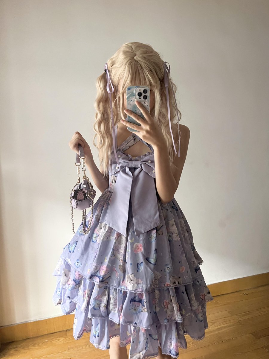 RajBind53046606's tweet photo. 金发最有洋娃娃感 #lolita  #lo娘日常 #lo裙 https://t.co/xWUJ7J8Nl1