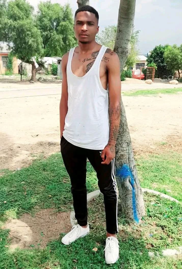 RevoGangSta777's tweet photo. 3 years back when I was deep in alcohol, smoking and had no God in Me. VS 3 years later when I found God, quit smoking and sobering up now. God has been Great To Me🙏🫡 https://t.co/JHtV1mb8TC