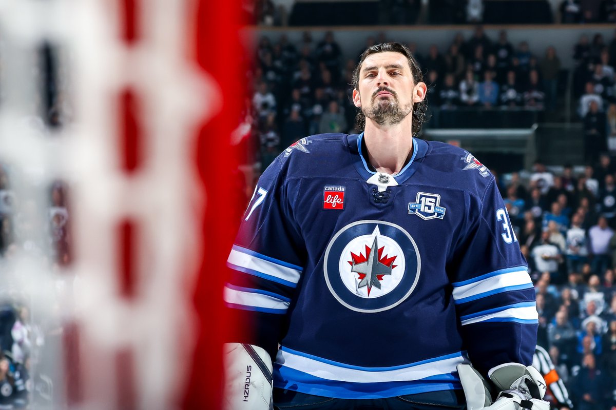 SNstats's tweet photo. #NJDevils rank 25th in the NHL in goalie SV% this season (.879).

#GoJetsGo ranked Top 10 in goalie SV% in 8 of the last 9 seasons, with 2025-26 being the only outlier (22nd) as Connor Hellebuyck had a career-worst .895 SV%. https://t.co/rgnDQm9OYV