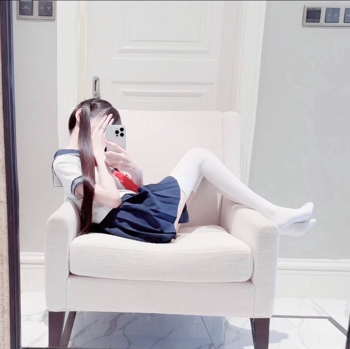 ZeynepPolaas's tweet photo. 我叫李欣桐唯一刚起的号，认准！

有人想锐评一下我13的福嘛 🥹       

看完不许瞎说，赶紧看，   

流言 11，，我真秒发！🙋🙋
不要🚪 https://t.co/7h74VOBYSx