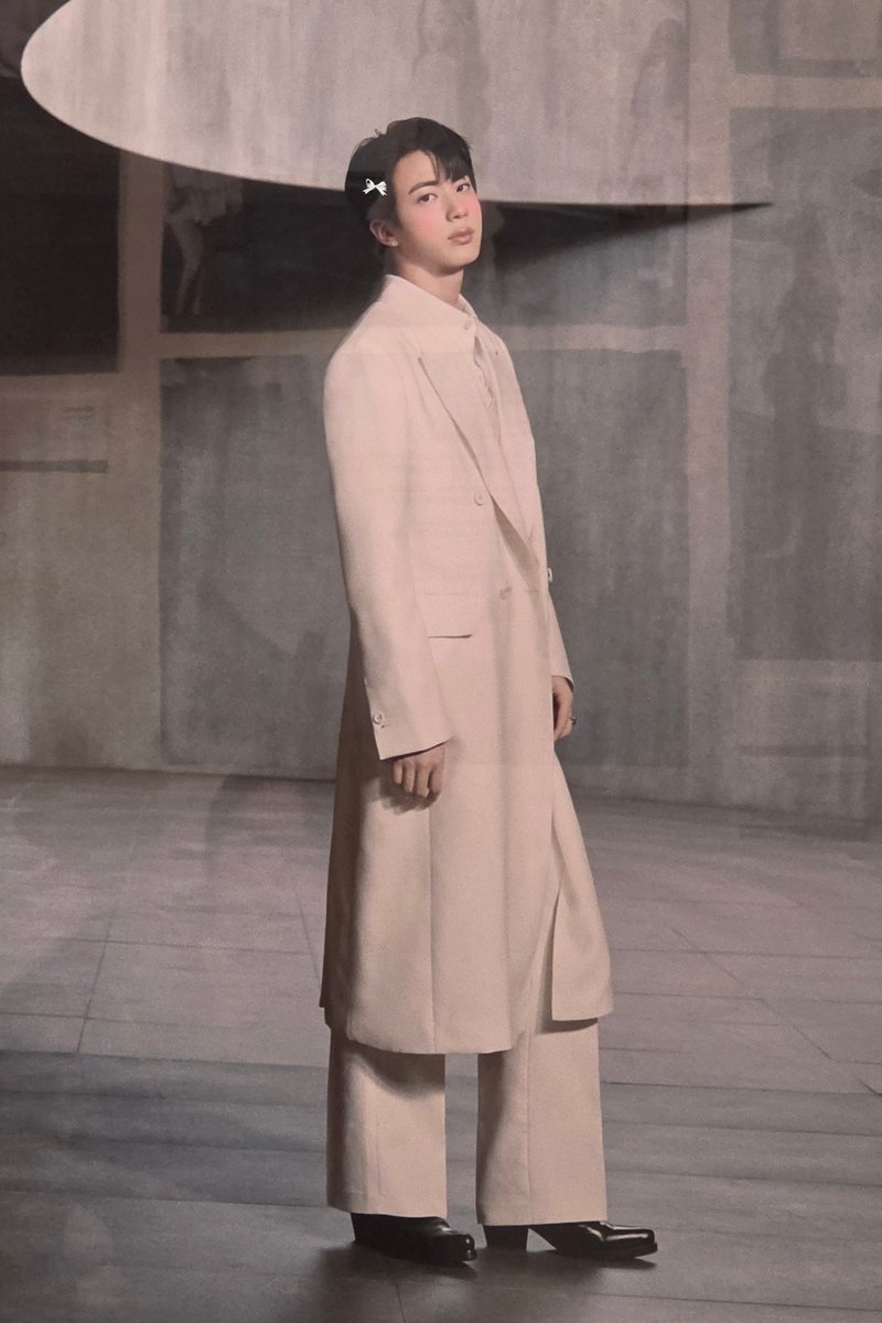seokjinniebow's tweet photo. https://t.co/q5bKW6mYpY