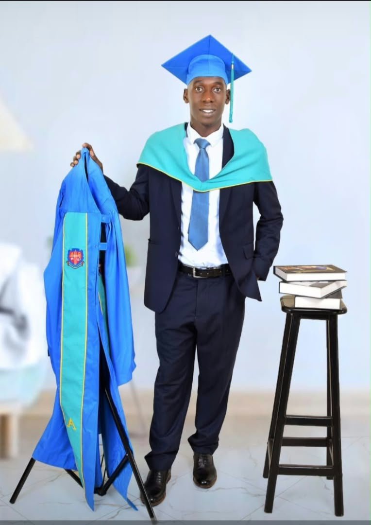SCVillaJogoo's tweet photo. Congratulations towards your Graduation 🎓 Geofrey Gagganga! 

Well In! 

#TheJogoos🔵 https://t.co/C4i7H6m1Mr