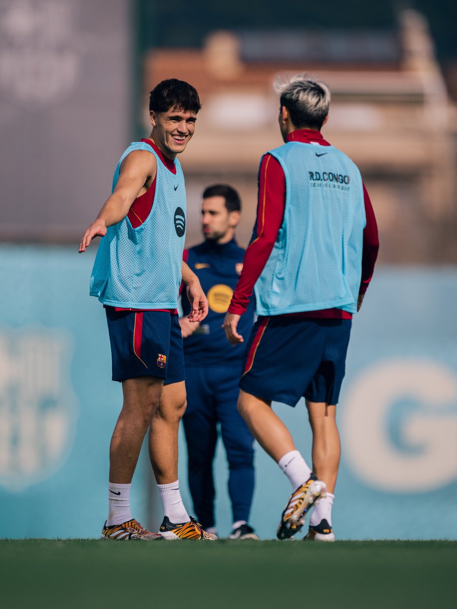 FCBarcelona's tweet photo. Nothing but good vibes 🤝 https://t.co/moYRxHxKFR