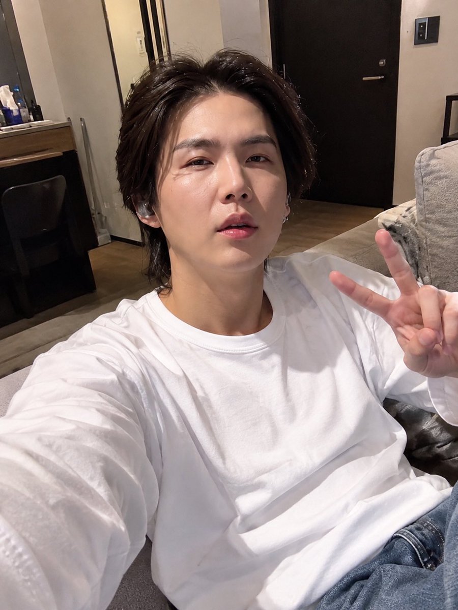 realsugabts200's tweet photo. My name is SUGA bts I am from South Korea. I am 33 years old and you where are you from and how old are you? 🤔💜 https://t.co/510oG6jT96