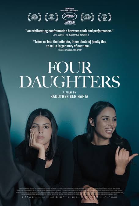 athanasios32747's tweet photo. 1/5

I didn't read much about this documentary before watching it &amp; that is exactly what anyone interested in seeing it should do. All you really need to know is that the director hired two young actresses to stand in for 2 of a mother's 4  daughters
-daughters who, for reasons https://t.co/CseIBaHBeE