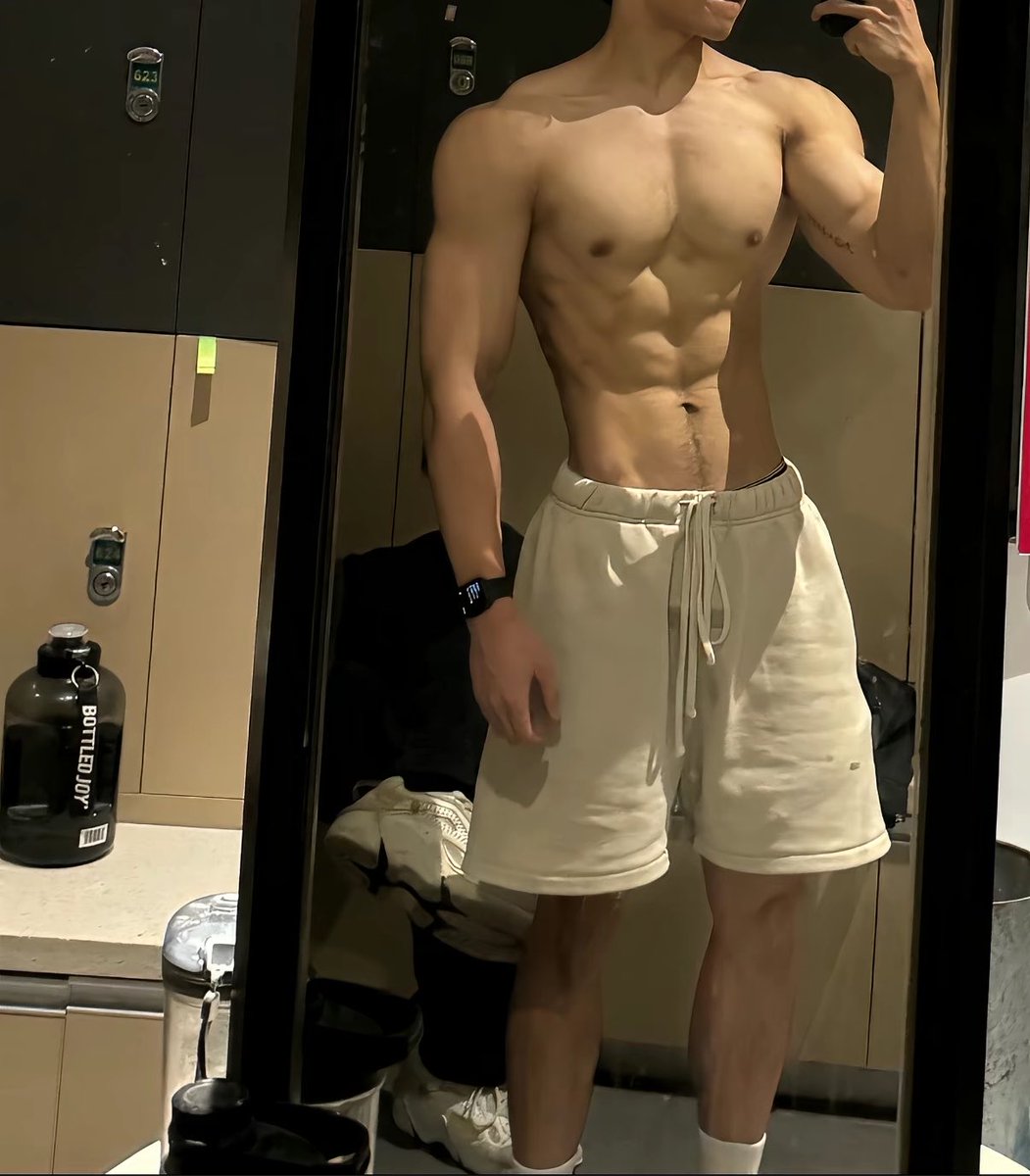 HHH6t2p's tweet photo. 🏋️ #switch #男大 #聊 https://t.co/JUblYmcTR7