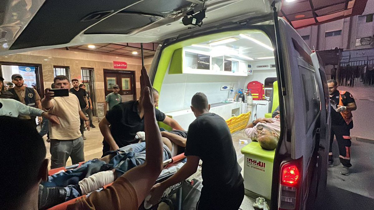 DmodosCutter's tweet photo. 🚨BREAKING: Israeli Airstrikes On Gaza’s Al-Mawasi Area Inflicts 11 Civilian Casualties

The bombardment of Gaza does not stop. https://t.co/65oGW2hz37