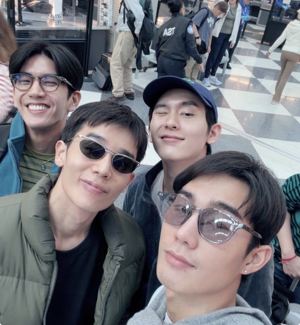 ninigeminius's tweet photo. คิดถึงแก๊งเฮียมากนะนี่ 🥺 รอบนี้ไปป่วนกันถึงเมกาแล้ว น่ารักwa ㅠㅡㅠ https://t.co/JAMzmty8au