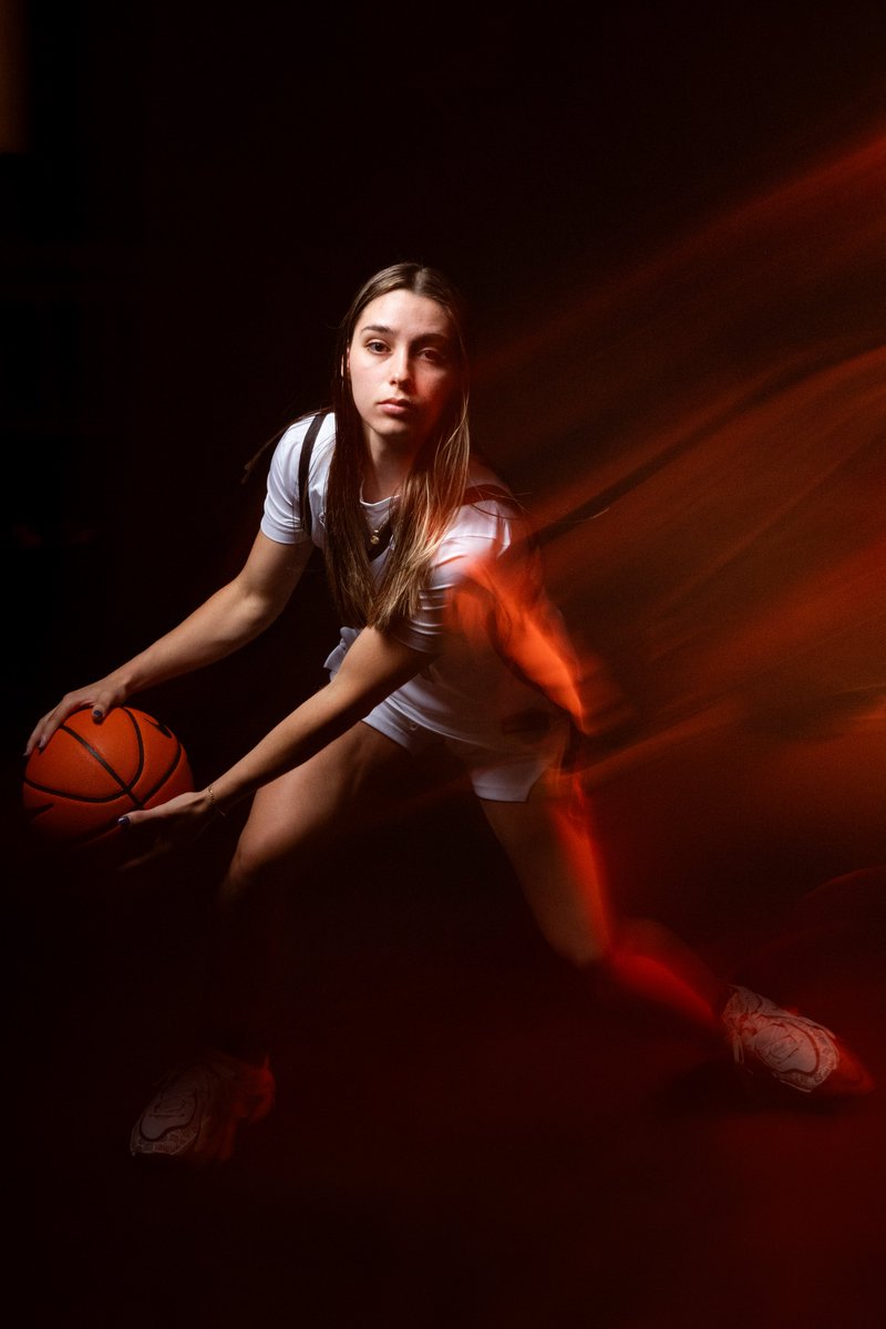 Aztec_WBB's tweet photo. A familiar face is featured in the latest issue of @SDSU magazine https://t.co/ls0SROlAls